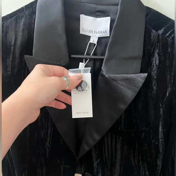 NWT Gilner Farrar cropped black velvet jacket